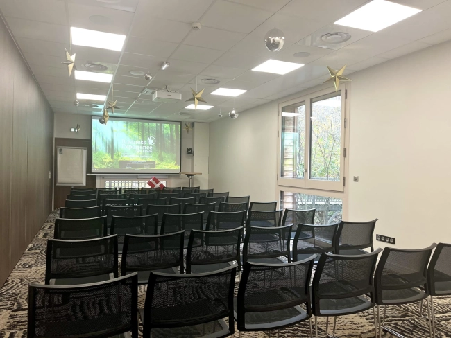 Photo montrant la salle Chêne du parc Astérix pour les réunions et les séminaires