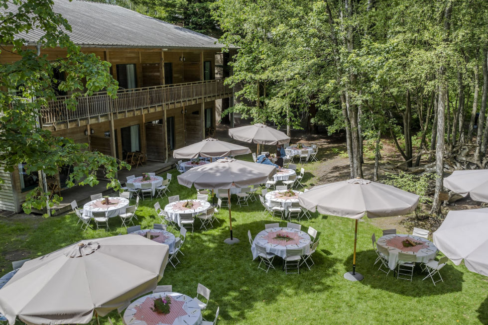 Les Trois Hiboux espace extérieur