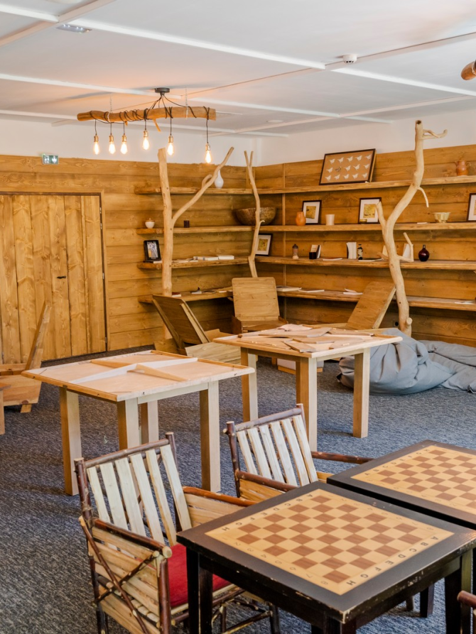 Les Trois Hiboux Salon